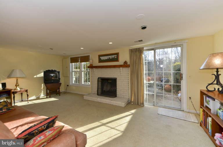 4606 4th Road North Arlington, VA 22203 - Photo 19 of 30 Family Room
