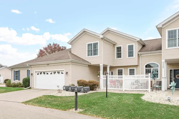 $359,900 | 3343 North Stone Creek Circle, Madison, WI 53719