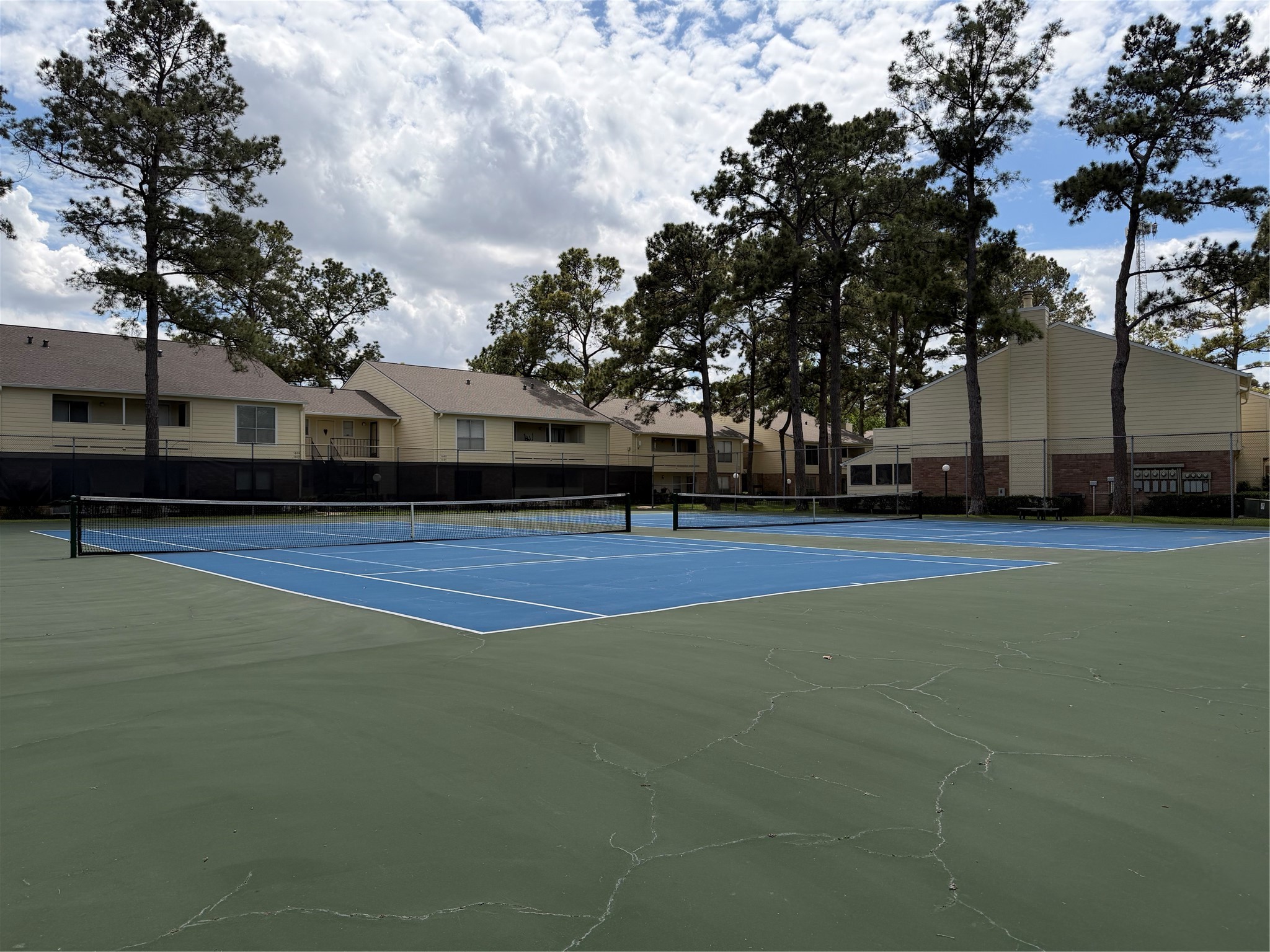 14555 Wunderlich Drive, Unit 2602 Houston, TX 77069 - Photo 28 of 30 Tenis court