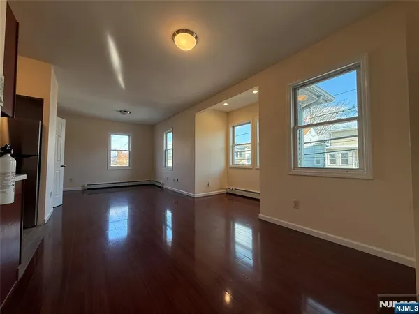 $2,000 | 214 Hamilton Avenue, Unit 2, Paterson, NJ 07501