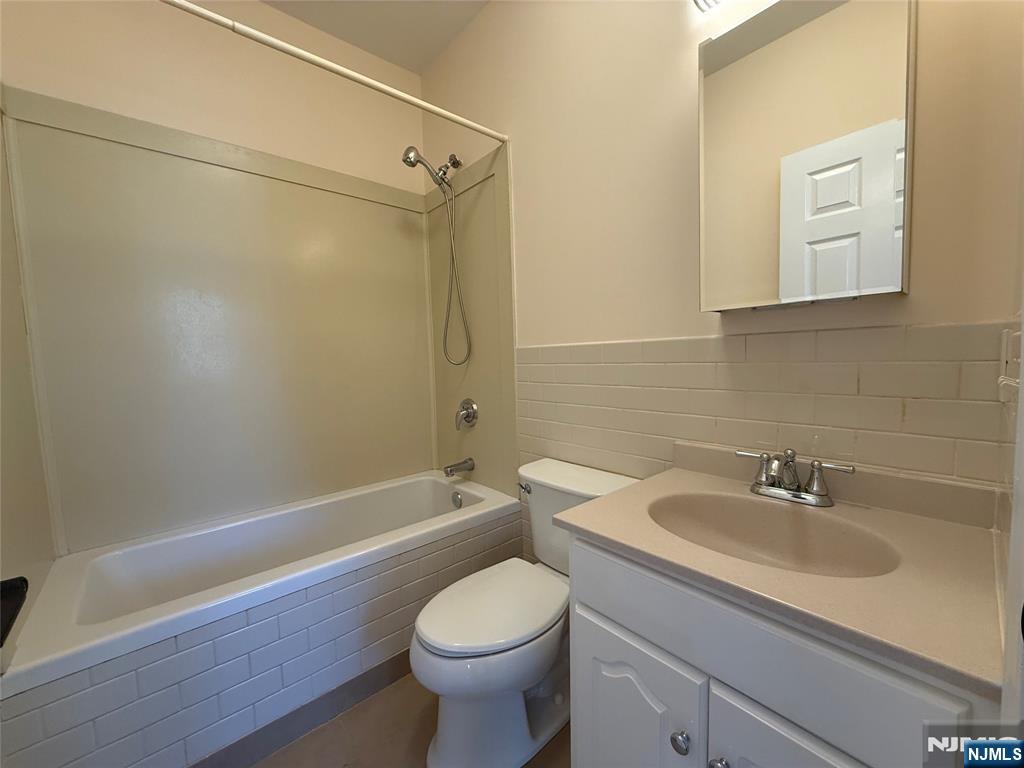 214 Hamilton Avenue, Unit 2 Paterson, NJ 07501 - Photo 3 of 10