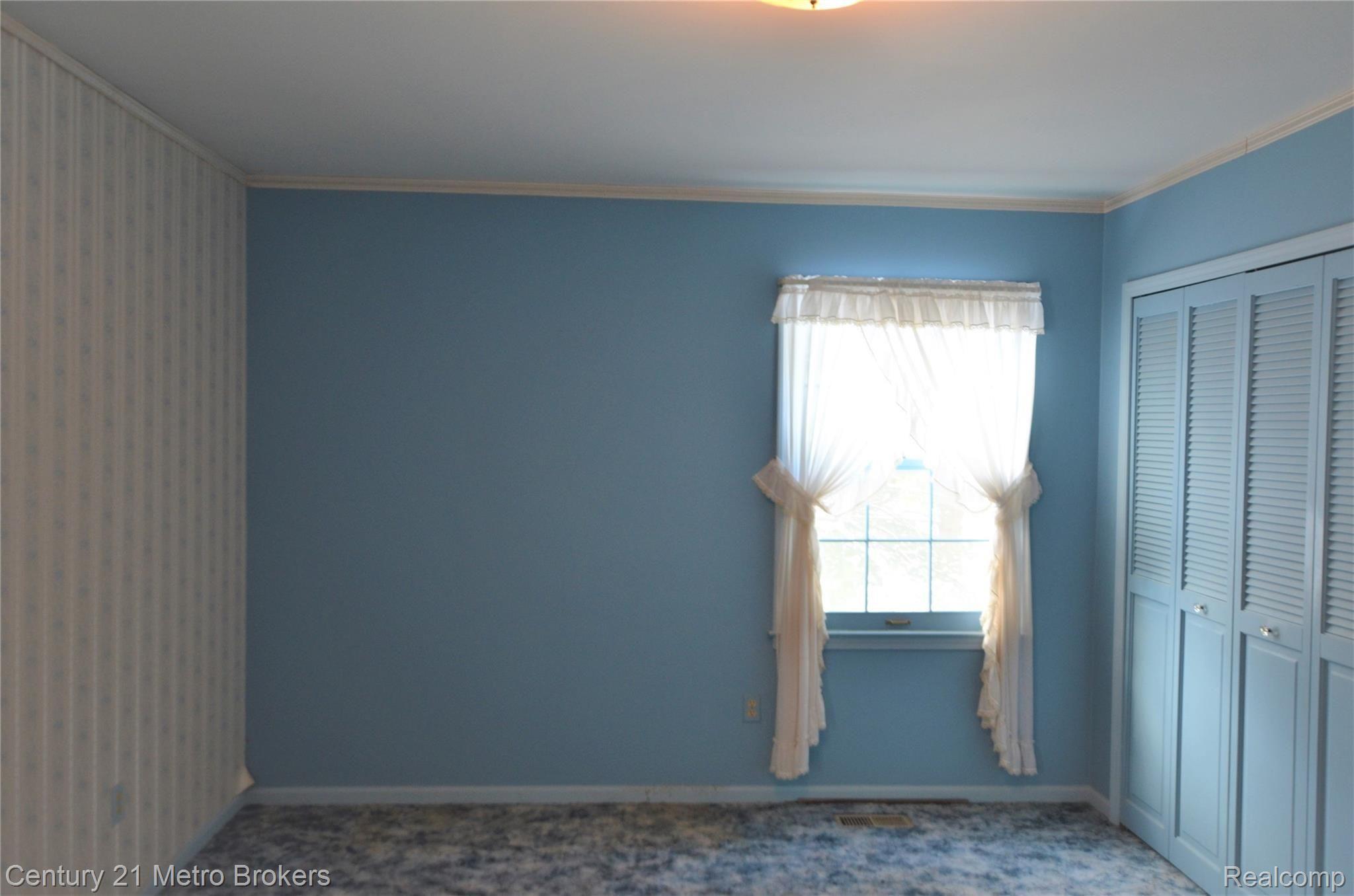 12601 Holtforth Road Fenton, MI 48430 - Photo 17 of 25 master bedroom