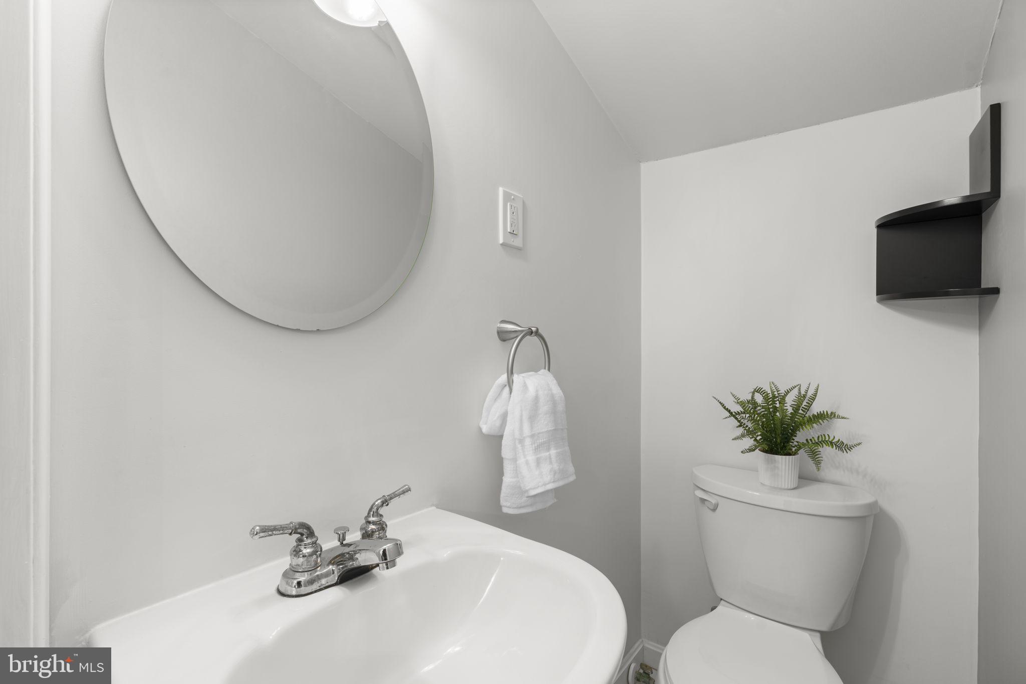 8614 Saxon Circle Nottingham, MD 21236 - Photo 17 of 48 Powder Room