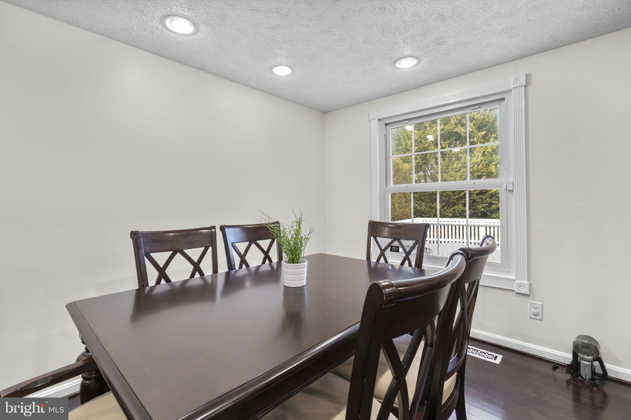 8614 Saxon Circle Nottingham, MD 21236 - Photo 6 of 48 Dining Room