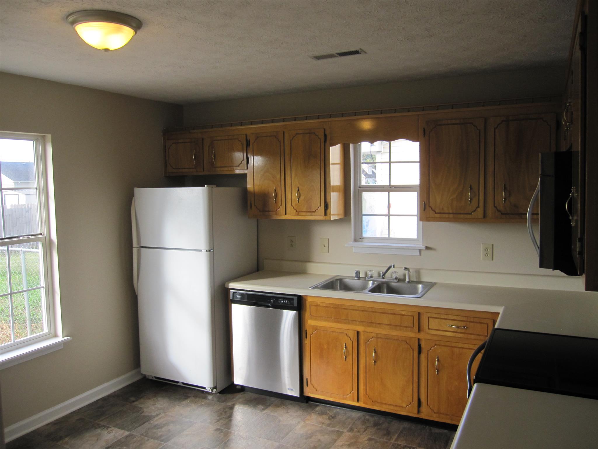 959 State Line Road Oak Grove, KY 42262 - Photo 5 of 10 Another View of Kitchen