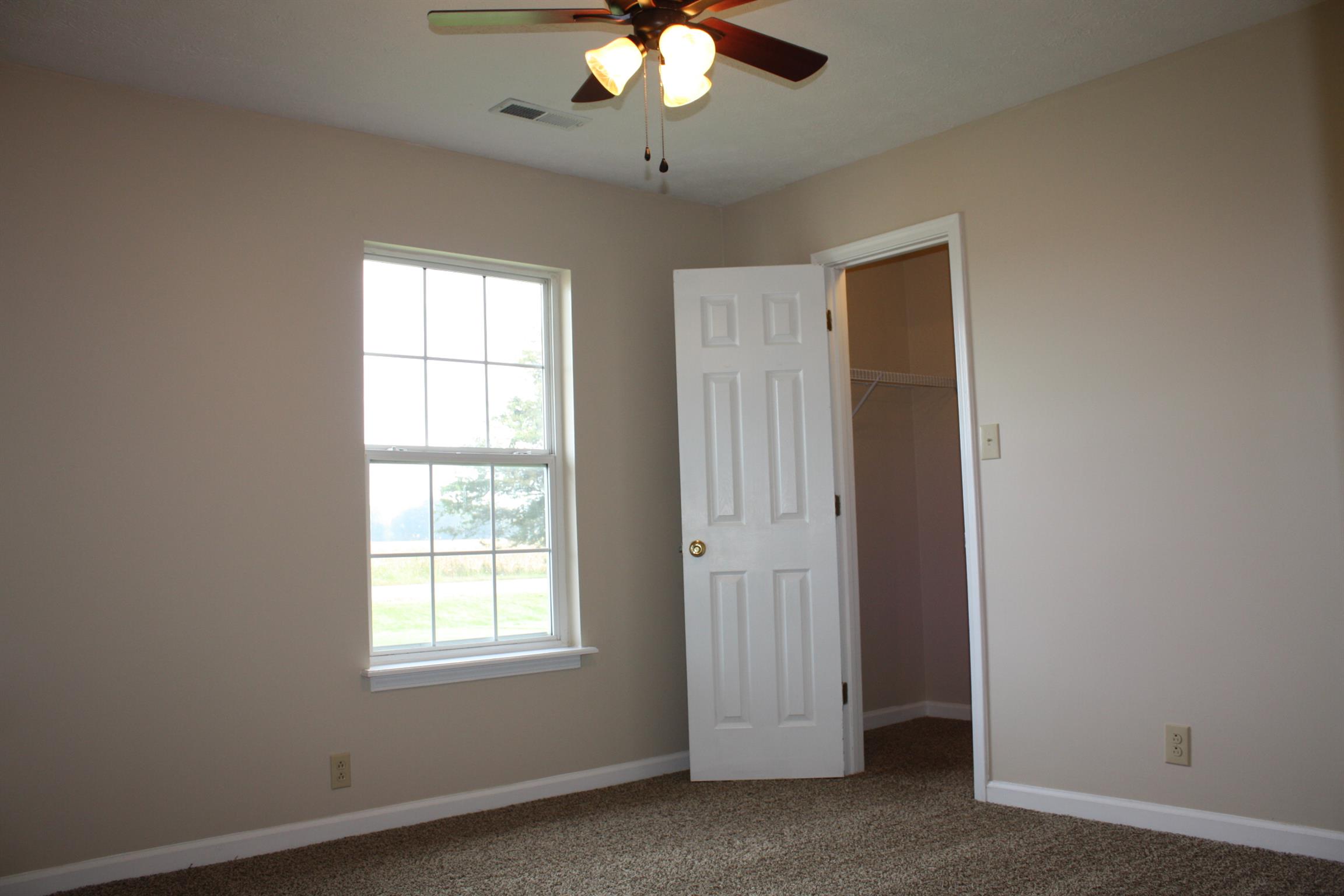 959 State Line Road Oak Grove, KY 42262 - Photo 6 of 10 Bedroom 1