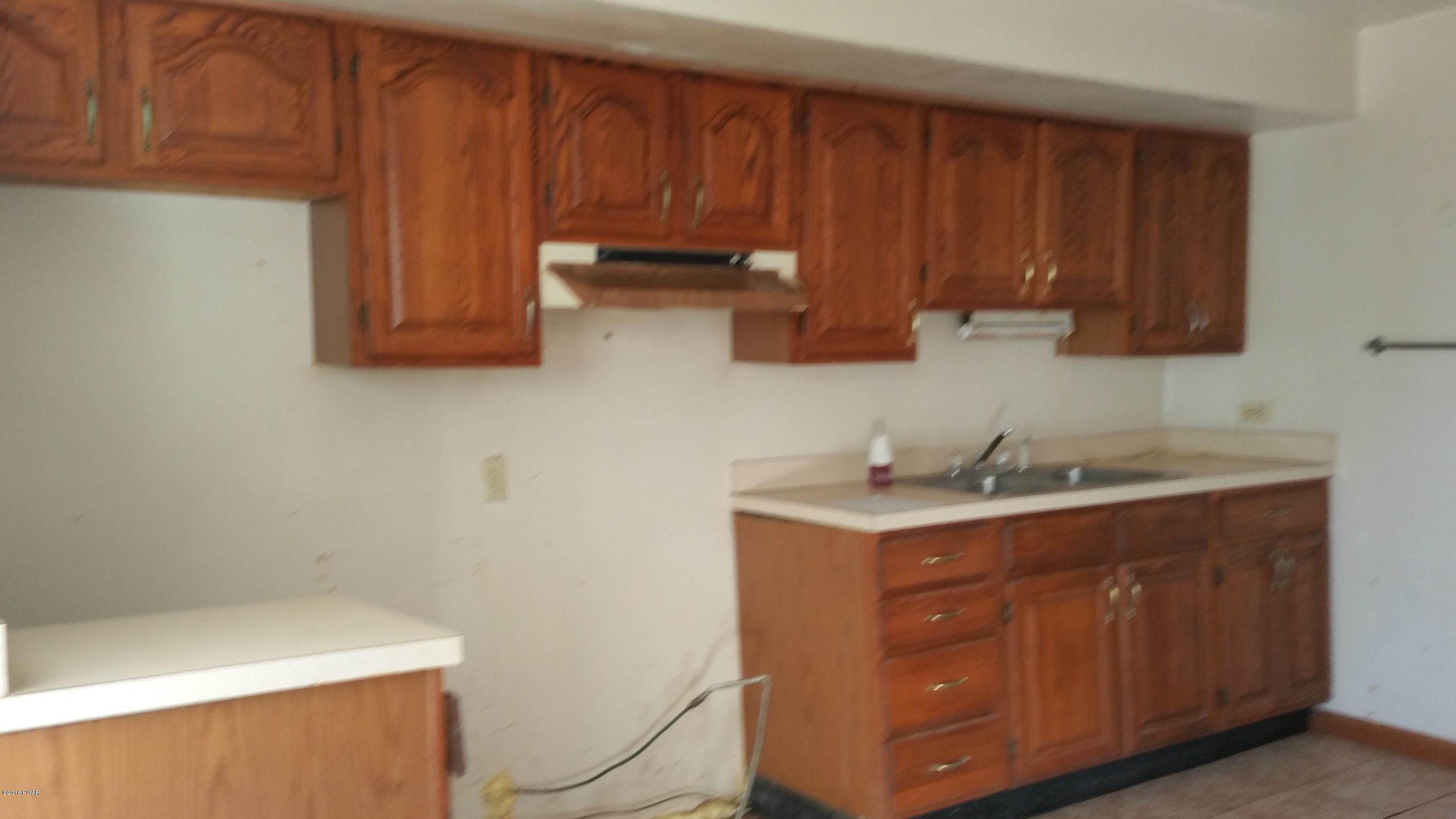 143 Circle Road Lake Ariel, PA 18436 - Photo 3 of 11 20160207_102053