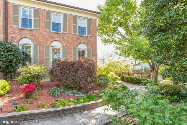 $3,500 | 6156 Wellington Commons Drive, Alexandria, VA 22310