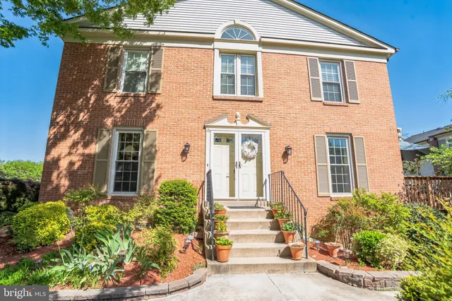 $3,500 | 6156 Wellington Commons Drive, Alexandria, VA 22310