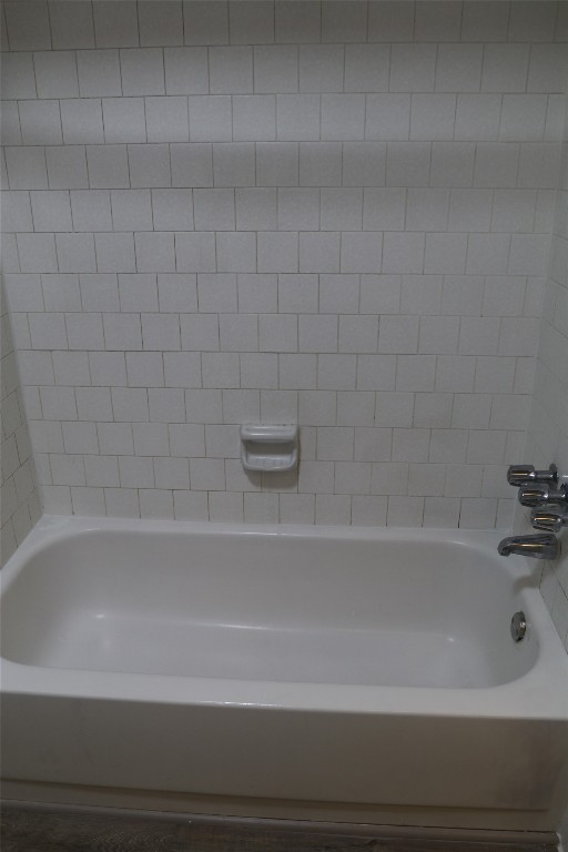 11530 Ridge Run Drive Houston, TX 77064 - Photo 23 of 38 a bathroom with bathtub