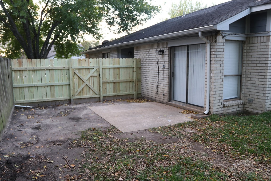 11530 Ridge Run Drive Houston, TX 77064 - Photo 3 of 38 a view of backyard and wooden fence