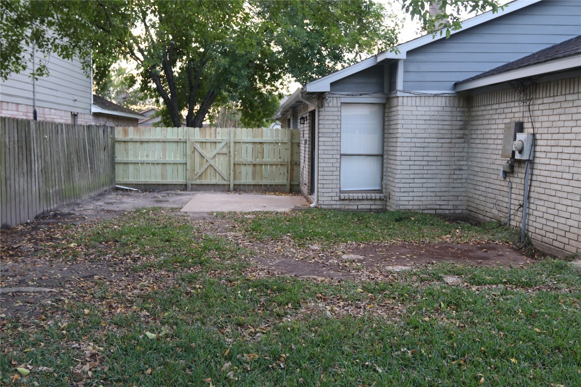 11530 Ridge Run Drive Houston, TX 77064 - Photo 36 of 38 a view of a backyard