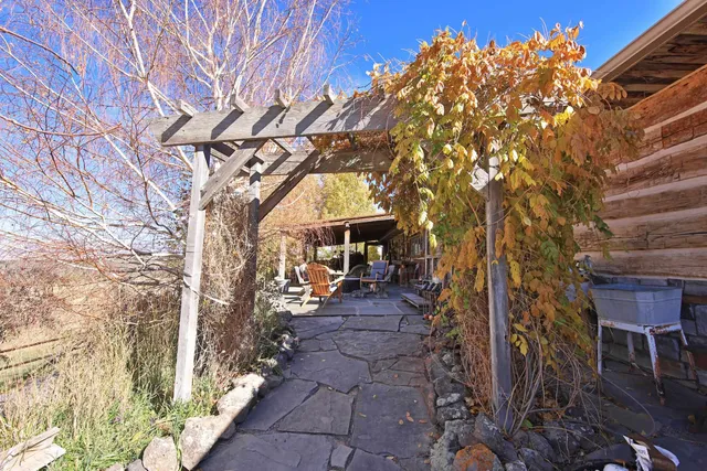 a view of a pathway of a building