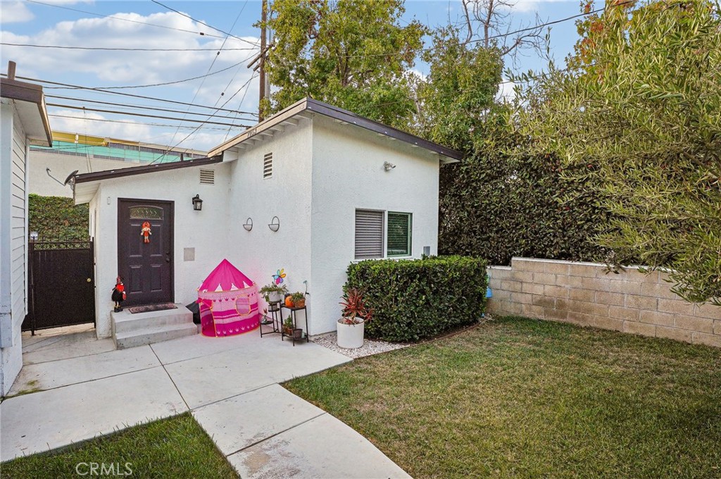 7251 Painter Avenue, Unit 7255 Whittier, CA 90602 - Photo 46 of 56 a view of outdoor space and yard