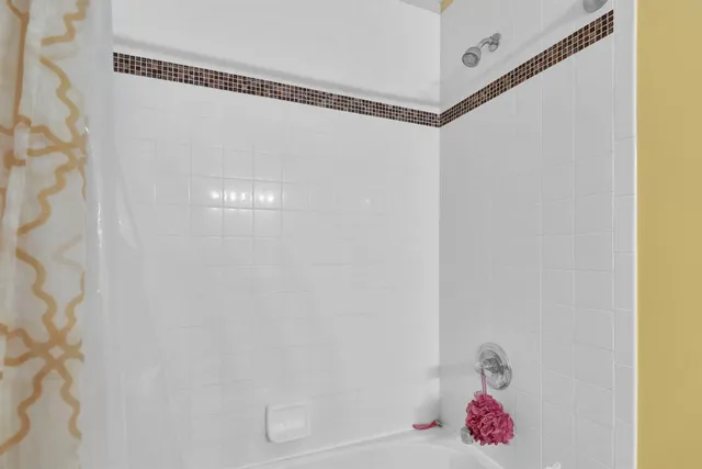 $375,000 | 1068 Oak Haven Lane, West Harrison, IN 47060