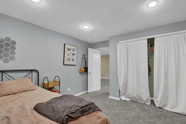 $375,000 | 1068 Oak Haven Lane, West Harrison, IN 47060