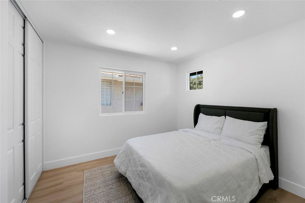 32232 Fall River Road Trabuco Canyon, CA 92679 - Photo 30 of 39 a large bed in a white room