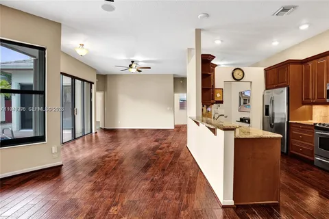 $575,000 | 212 Citrus Trail, Boynton Beach, FL 33436