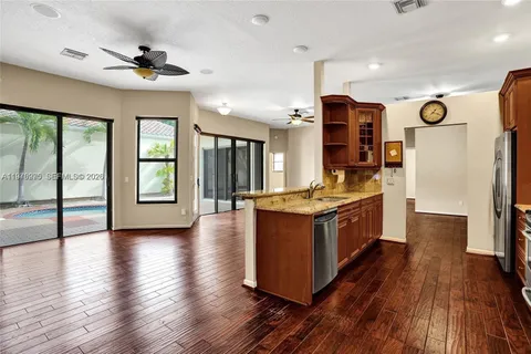 $575,000 | 212 Citrus Trail, Boynton Beach, FL 33436