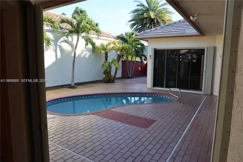 $575,000 | 212 Citrus Trail, Boynton Beach, FL 33436