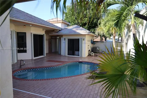 $575,000 | 212 Citrus Trail, Boynton Beach, FL 33436