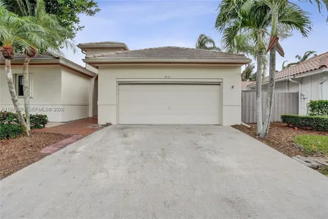 $575,000 | 212 Citrus Trail, Boynton Beach, FL 33436