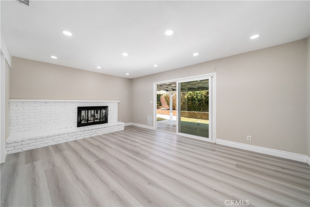 2053 Malcolm Street Simi Valley, CA 93065 - Photo 7 of 26
