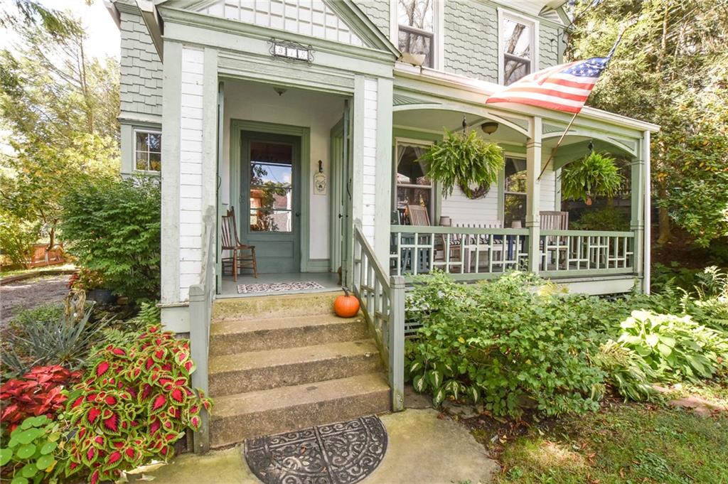 315 4th Street Freeport, PA 16229 - Photo 2 of 17 front view of a house with a porch