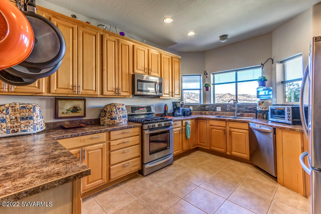 2485 South Sexton Ranch Road Cornville, AZ 86325 - Photo 3 of 34 003_Stainless Steel Appliances