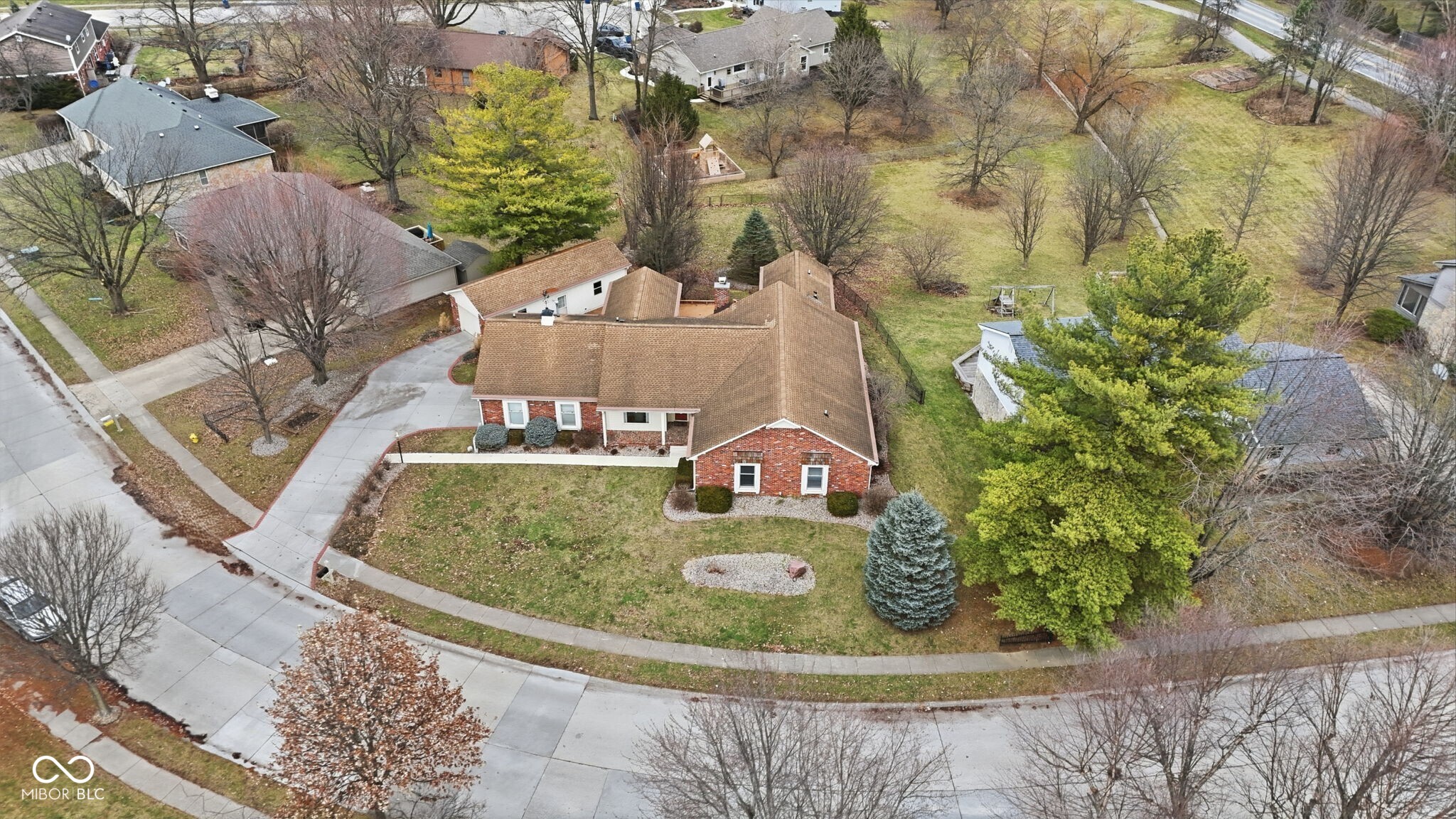 12737 Wembly Road Carmel, IN 46033 - Photo 5 of 60