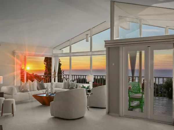 $4,620,000 | 6424 El Camino Del Teatro, La Jolla, CA 92037