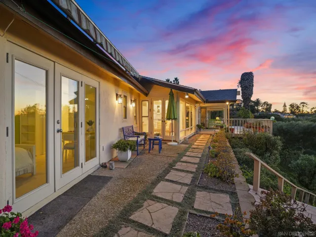 $4,299,000 | 6424 El Camino Del Teatro, La Jolla, CA 92037