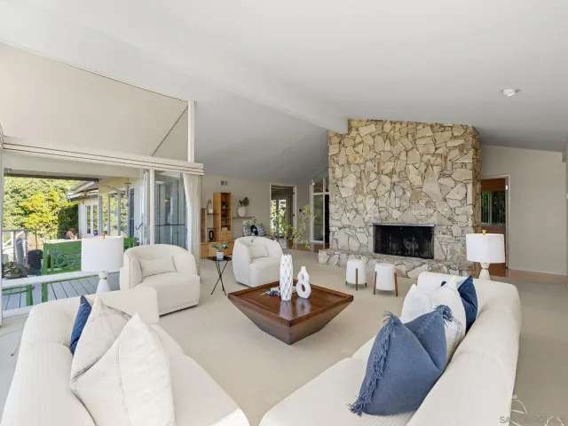 $4,299,000 | 6424 El Camino Del Teatro, La Jolla, CA 92037