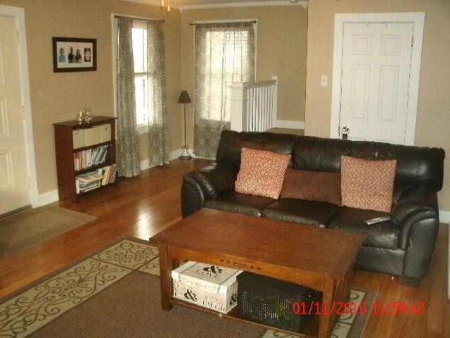 782 Elk Avenue Rochester, PA 15074 - Photo 9 of 23 Living room is spacious