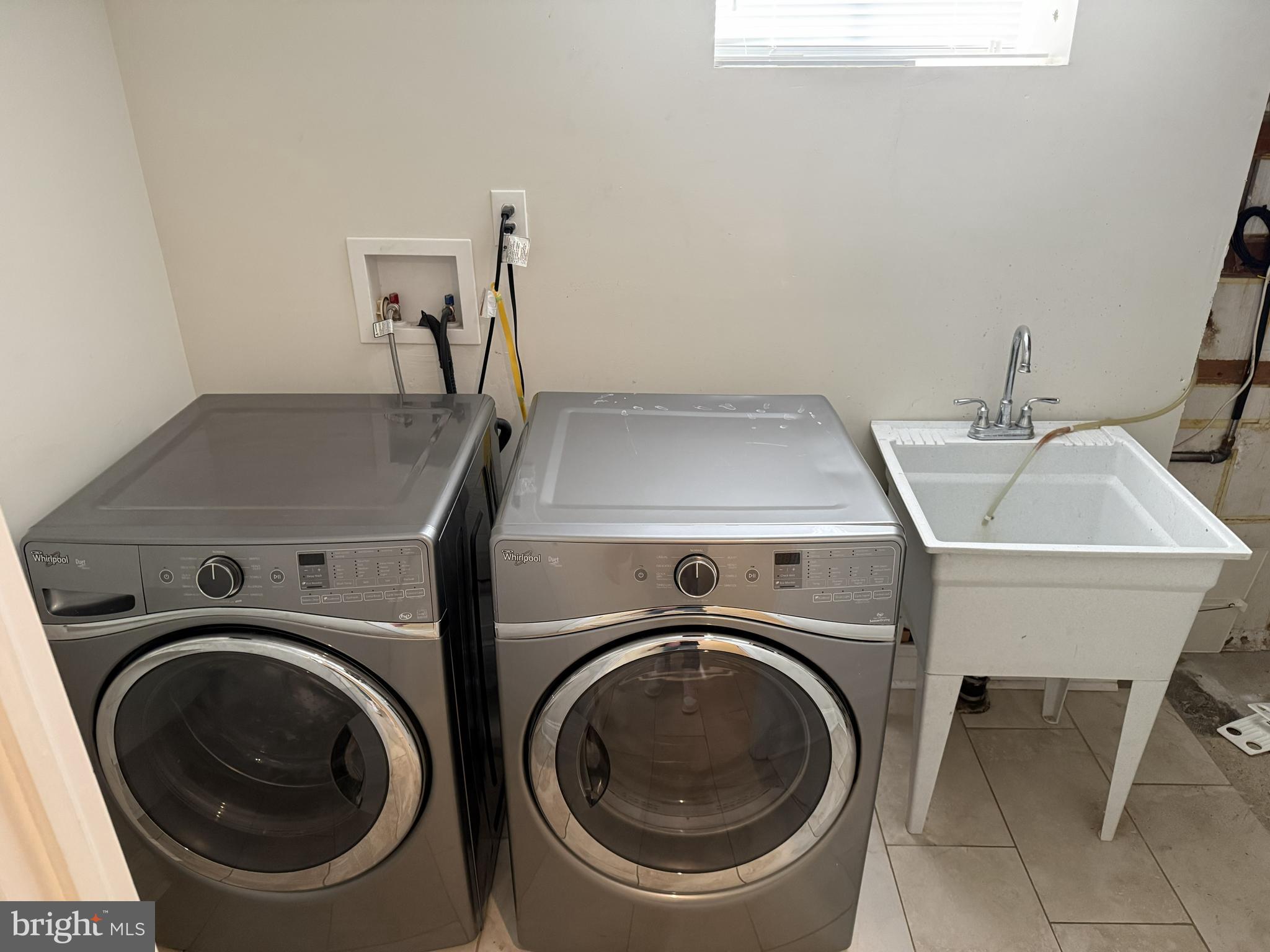 7224 Hill Road Philadelphia, PA 19128 - Photo 20 of 20 Laundry