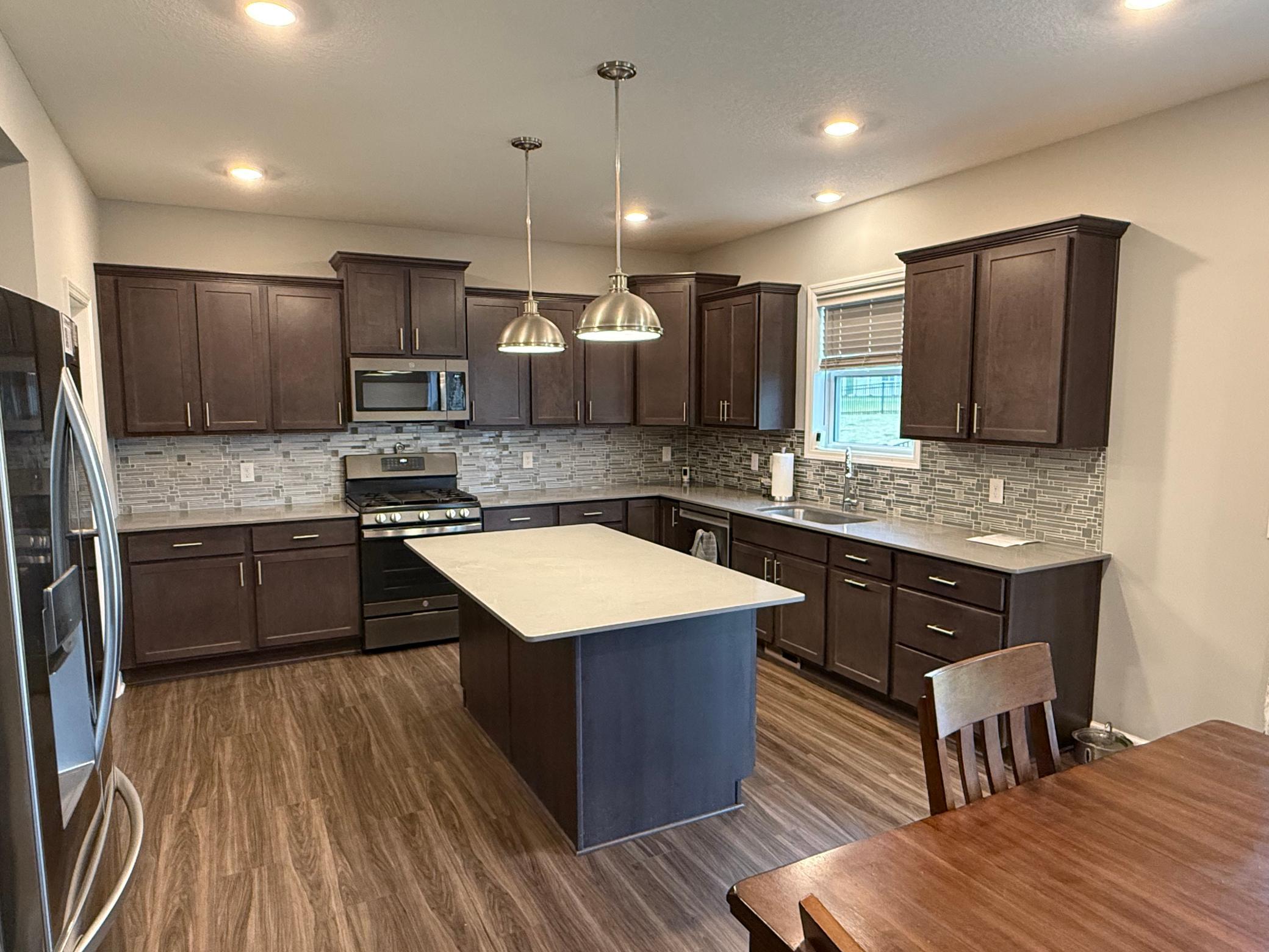 4722 Stable View Drive Woodbury, MN 55129 - Photo 12 of 39 Gallery Image 12