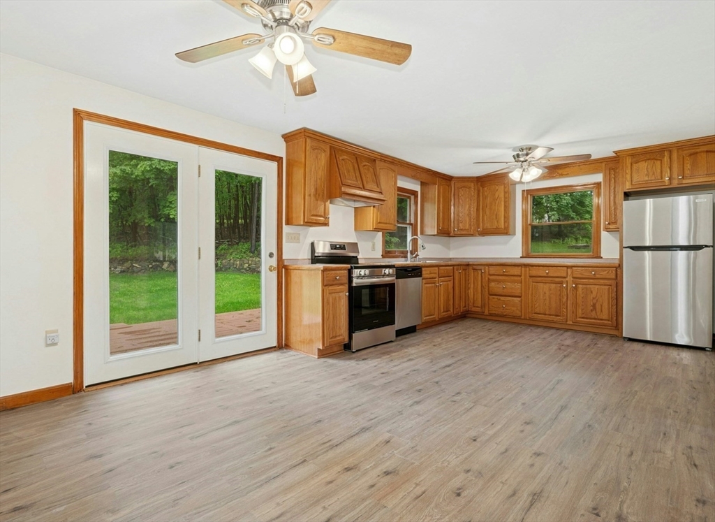 45 Dillon Street Worcester, MA 01604 - Photo 6 of 33