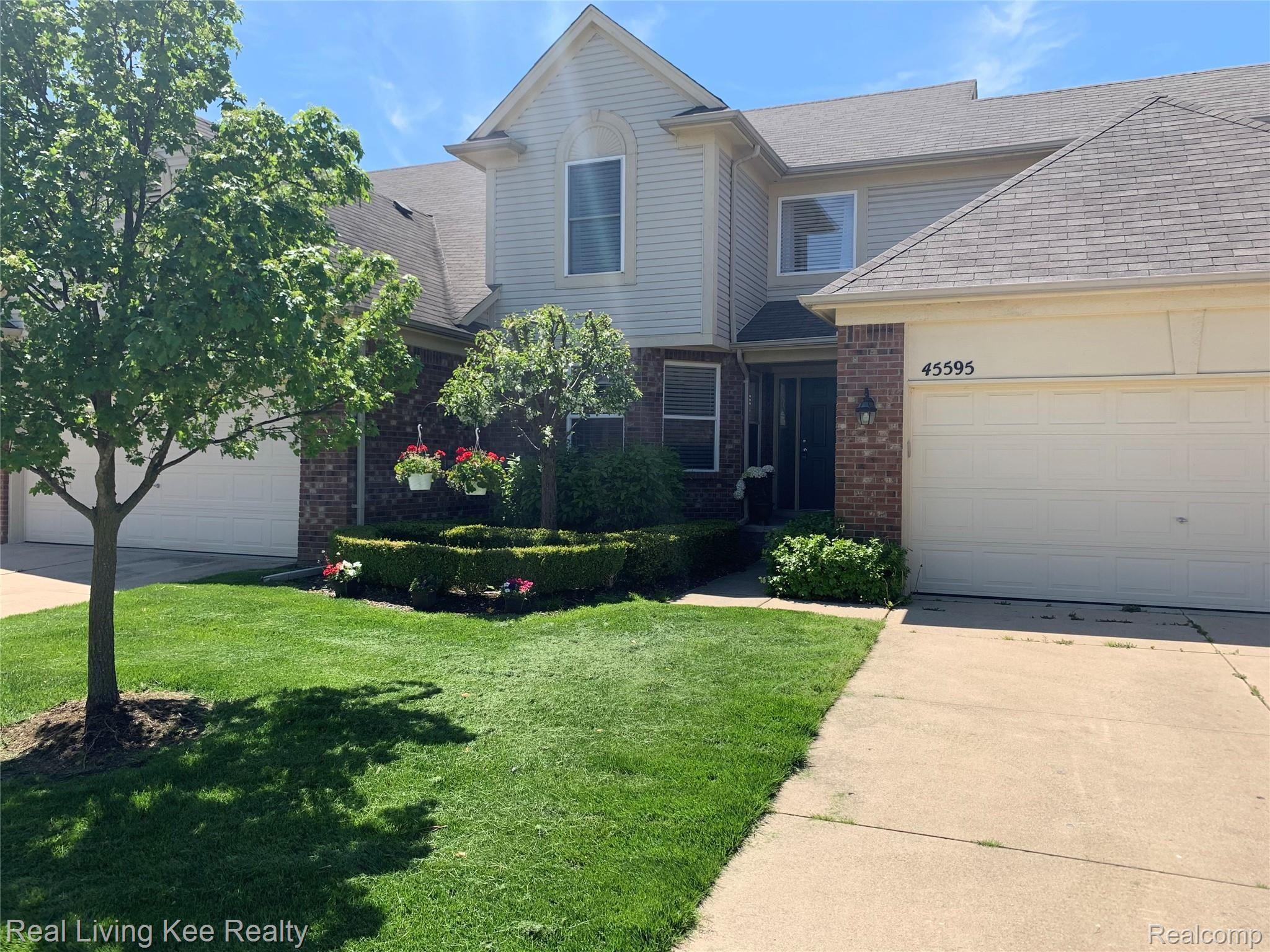 45595 Rathmore Drive, Unit 77 Macomb, MI 48044 - Photo 2 of 19 IMG_0714.jpg