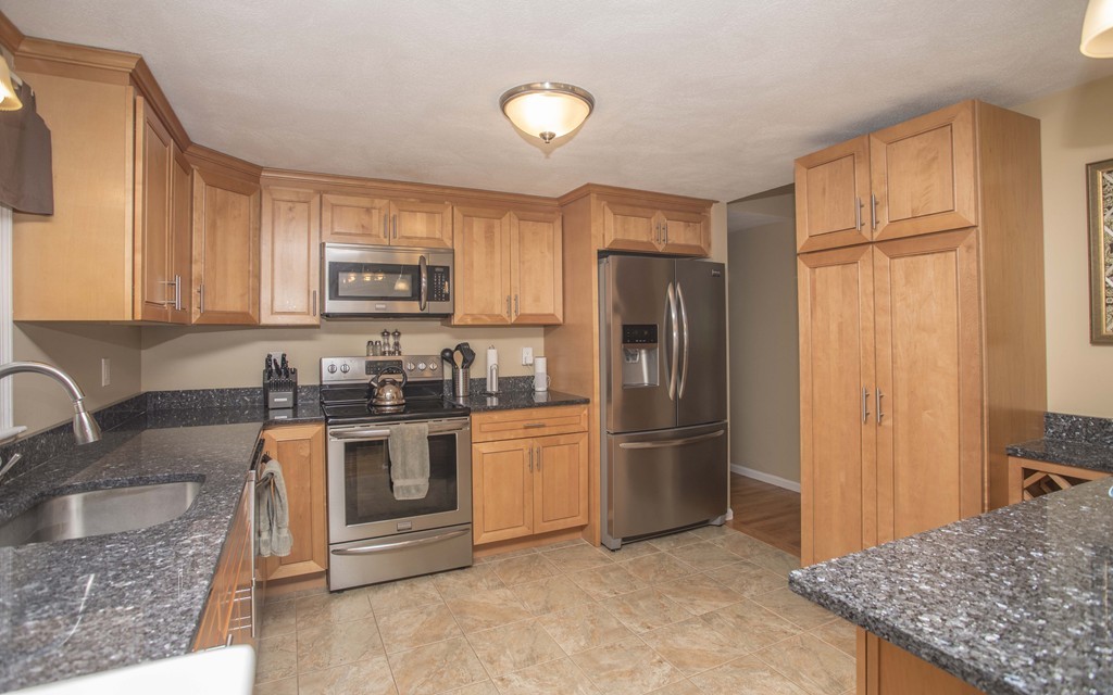 7 Sunhill Road Norton, MA 02766 - Photo 2 of 25 Gallery Image 2