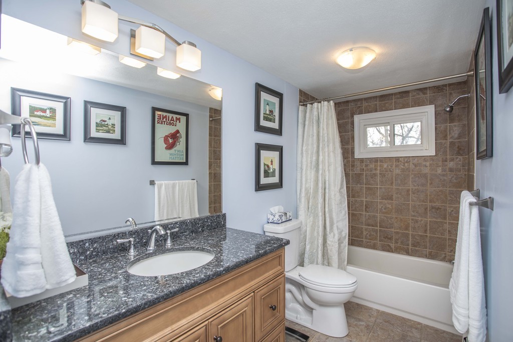 7 Sunhill Road Norton, MA 02766 - Photo 8 of 25 Gallery Image 8
