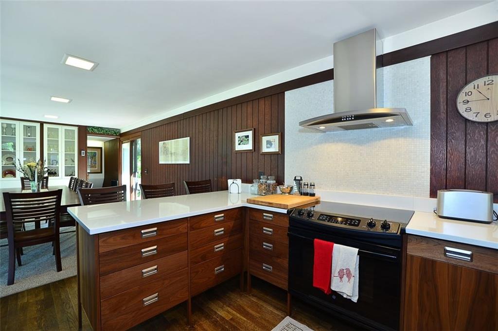 318 Sunset Road Pittsburgh, PA 15237 - Photo 9 of 24