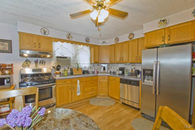 1539 Broad Road Wind Gap, PA 18091 - Photo 3 of 18