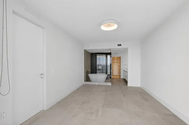 $15,000 | 700 Northeast 24th Street, Unit 1807, Miami, FL 33137