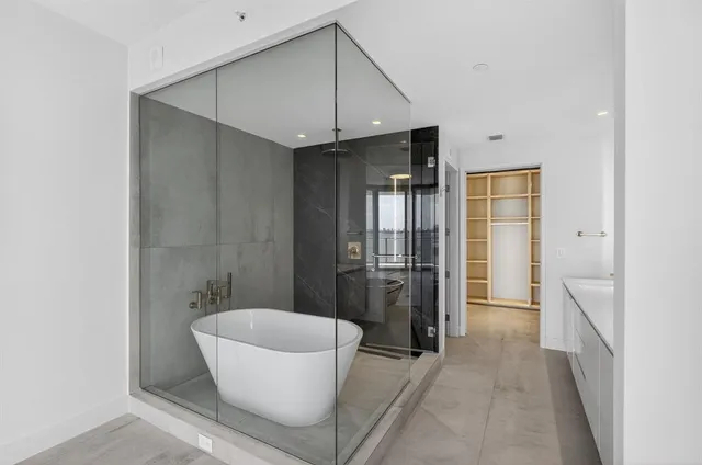 $15,000 | 700 Northeast 24th Street, Unit 1807, Miami, FL 33137