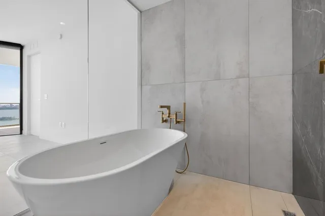 $15,000 | 700 Northeast 24th Street, Unit 1807, Miami, FL 33137