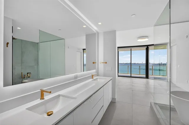 $15,000 | 700 Northeast 24th Street, Unit 1807, Miami, FL 33137