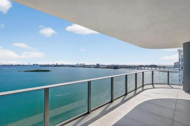 $15,000 | 700 Northeast 24th Street, Unit 1807, Miami, FL 33137