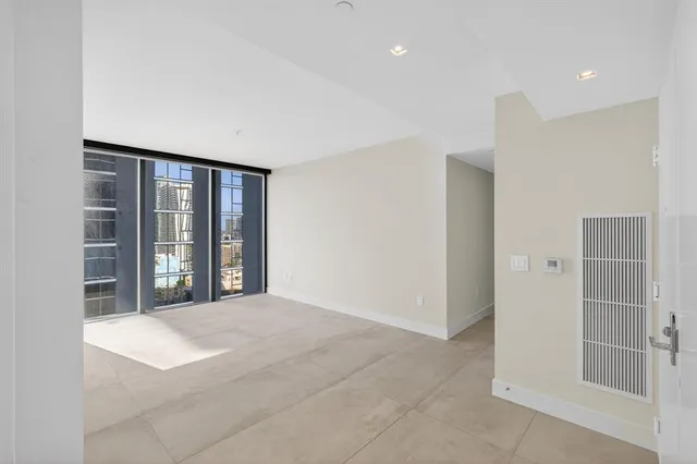 $15,000 | 700 Northeast 24th Street, Unit 1807, Miami, FL 33137