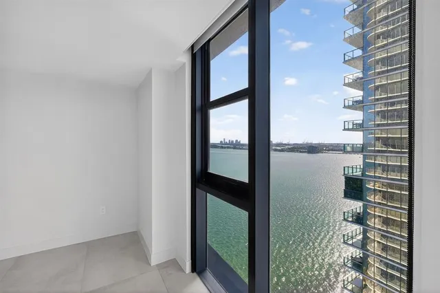 $15,000 | 700 Northeast 24th Street, Unit 1807, Miami, FL 33137