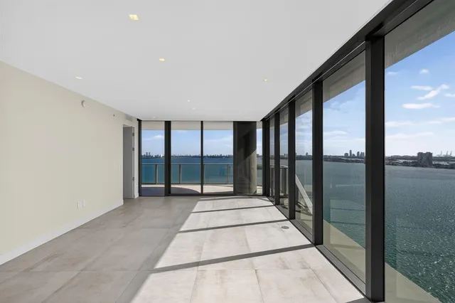 $15,000 | 700 Northeast 24th Street, Unit 1807, Miami, FL 33137